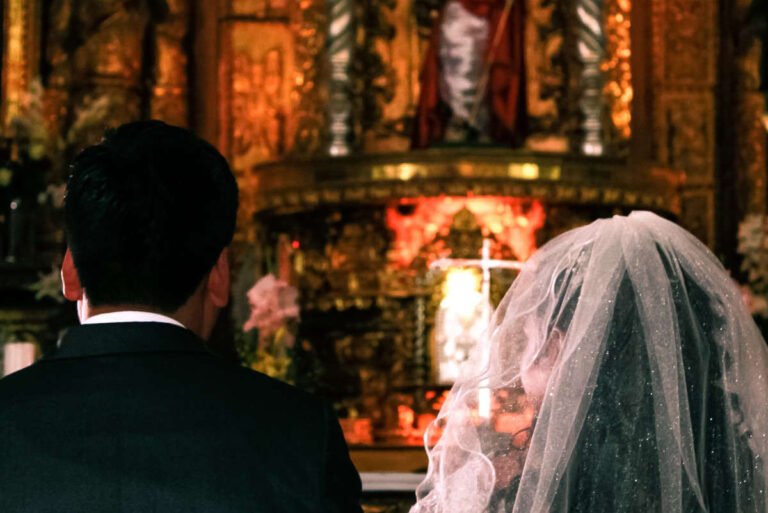 Venčanje u crkvi Pravila i običaji za crkveno venčanje WedLuxe